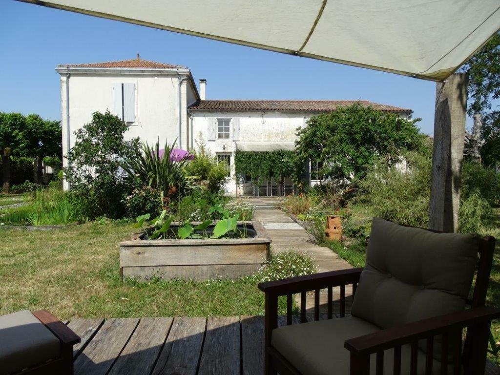Hotel Tilleuls Et Bambous Saint-Sauveur-d'Aunis Exterior foto